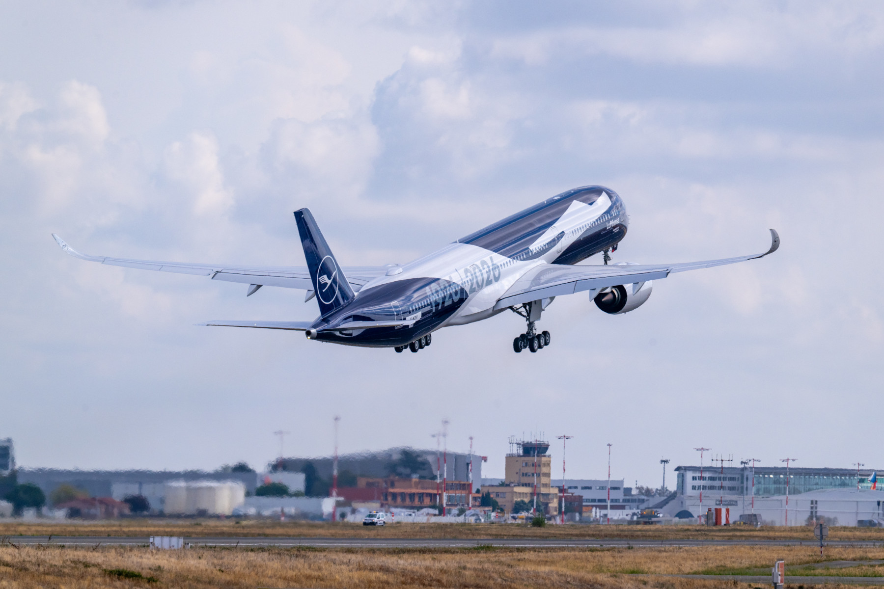 Lufthansa to fly new A350-1000 to Tokyo from December 3
