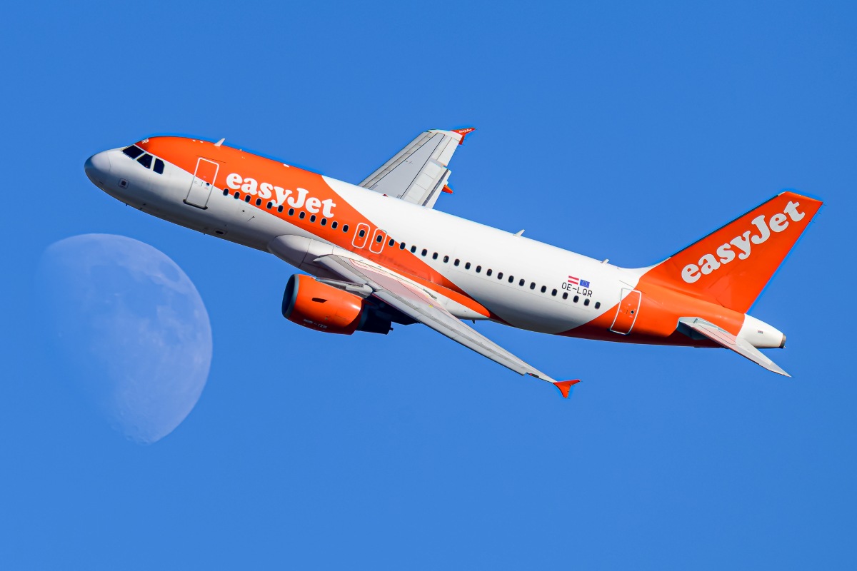 UK budget airline easyJet ready to accept $7.3 billion takeover bid