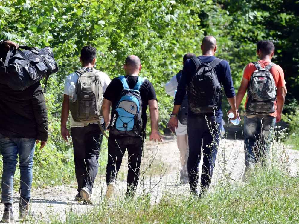 Bosnia holds dozens of EU-bound migrants at Croatia border