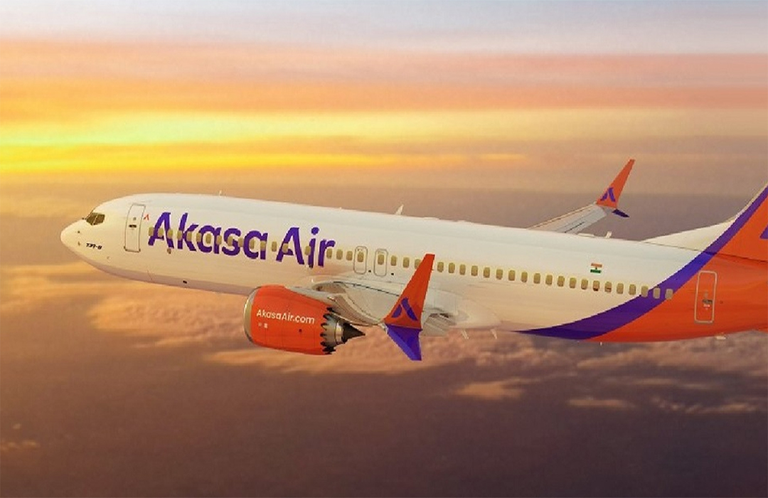 Passenger arrested for trying to open emergency exit 