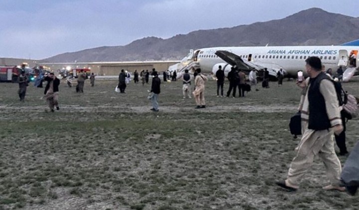 Ariana Afghan Airlines plane skids off runway in Kabul