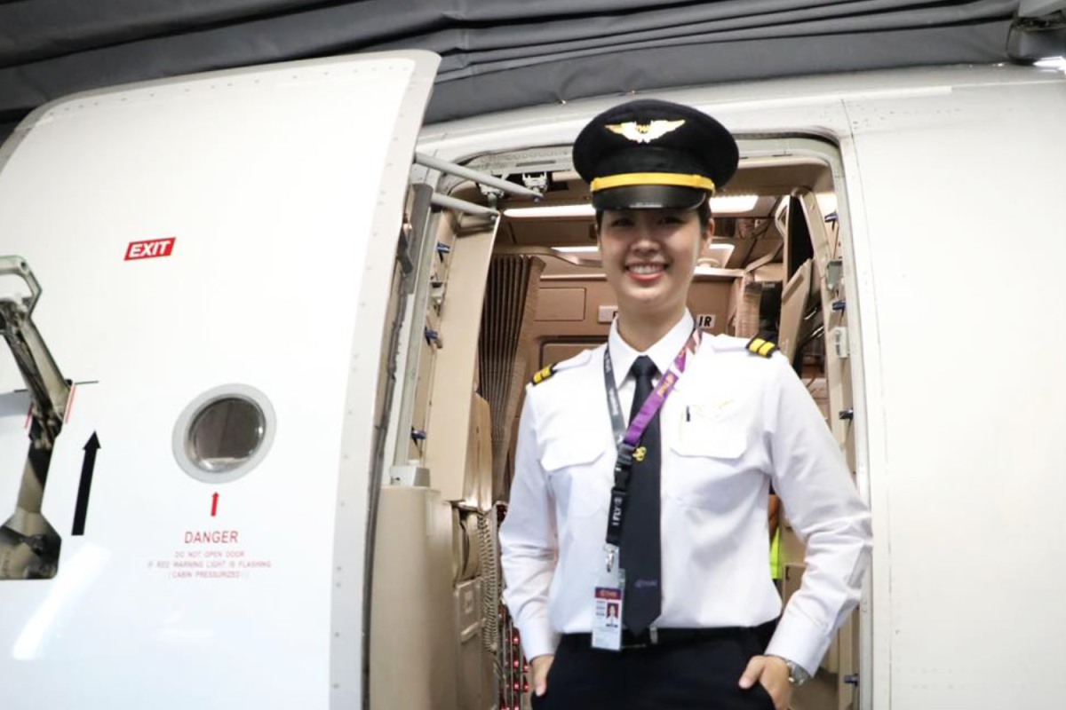 Thai Airways introduces first female pilot