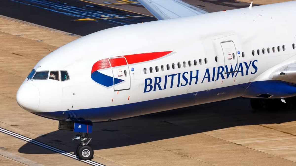 British Airways will pay pilots $100,000 a year to taxi at Chicago O'Hare