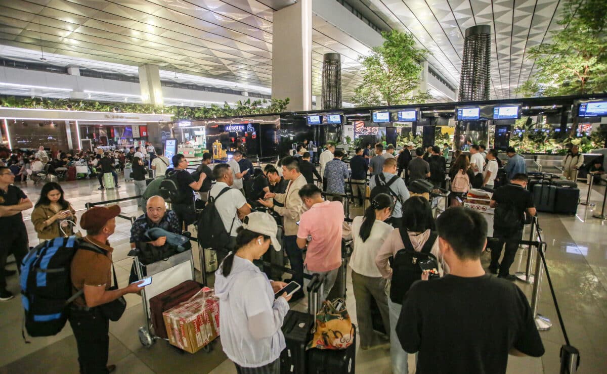 Indonesia cancels flights at Jakarta airport after volcanic eruption