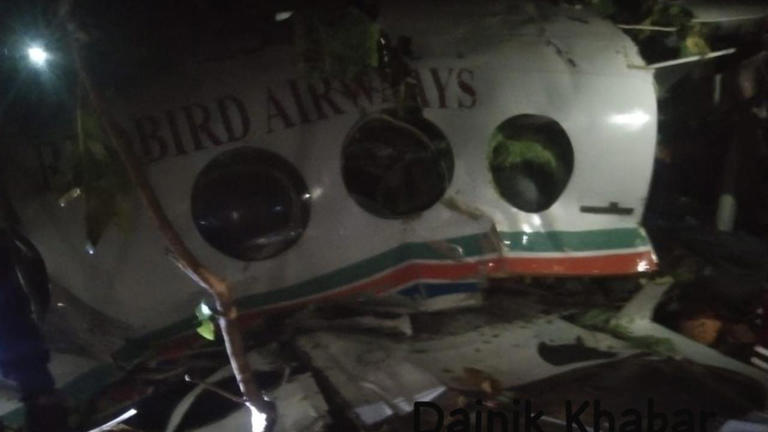 Air ambulance en route to Delhi crashes