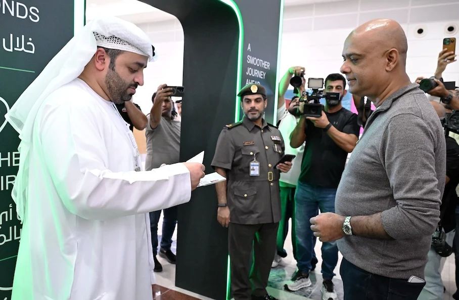 Dubai launches 'Click & Travel' mobile immigration service, cuts checks to 12-15 seconds
