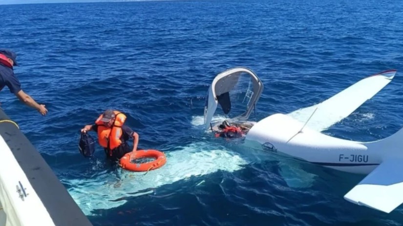 Two Belgians rescued after plane ditches in Black Sea off Rize