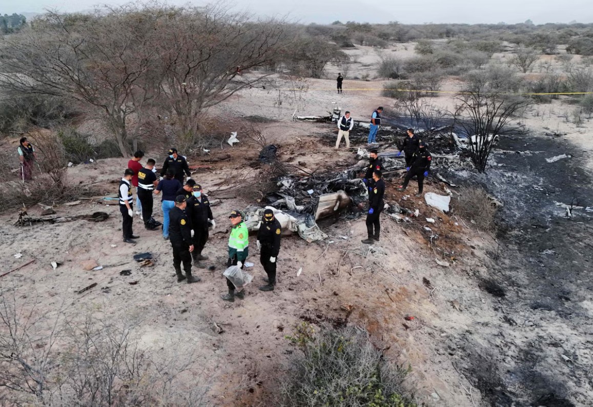 Tourist plane crashes in Peru, killing 13 