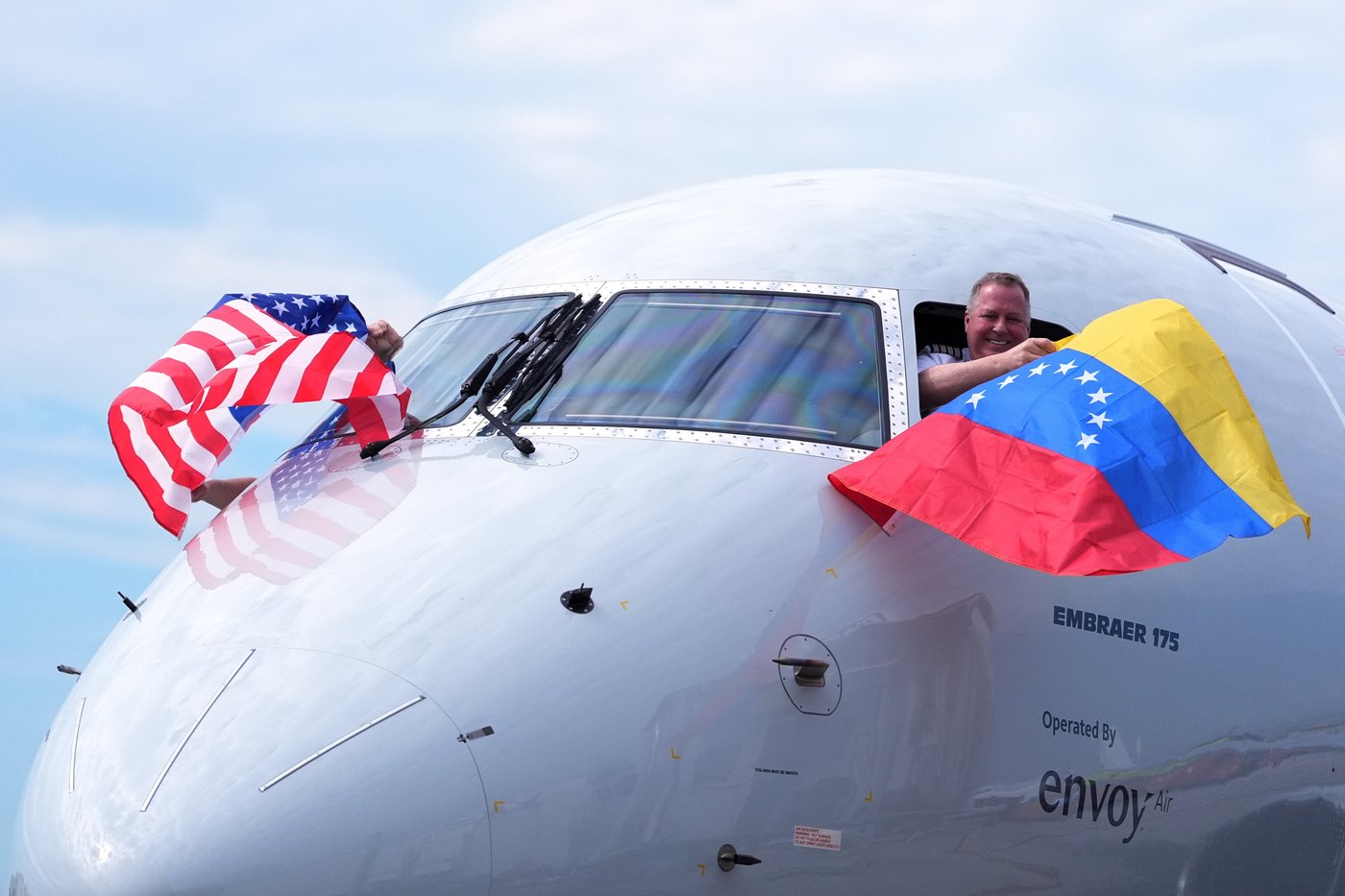 First direct US-Venezuela flight in years arrives in Caracas