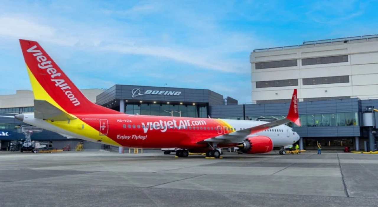 Vietjet Thailand receives first Boeing 737-8 aircraft
