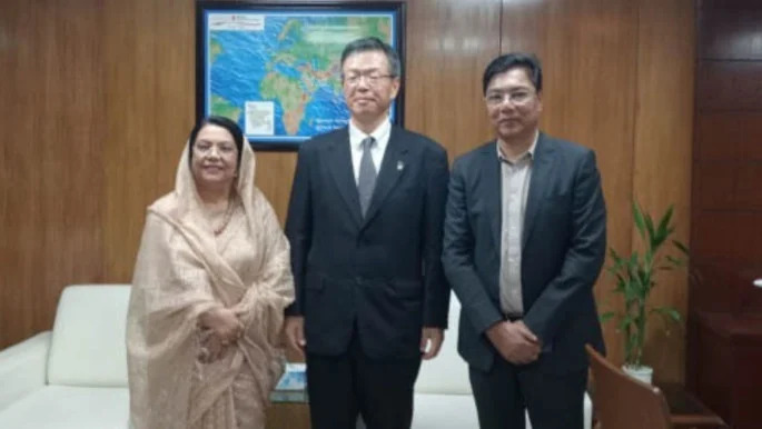 Japan envoy discusses third terminal launch with aviation minister