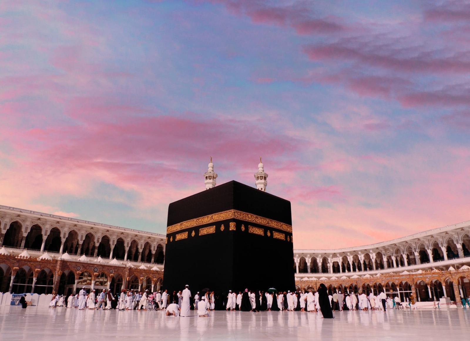 Saudi Arabia makes food vouchers mandatory for Umrah pilgrims