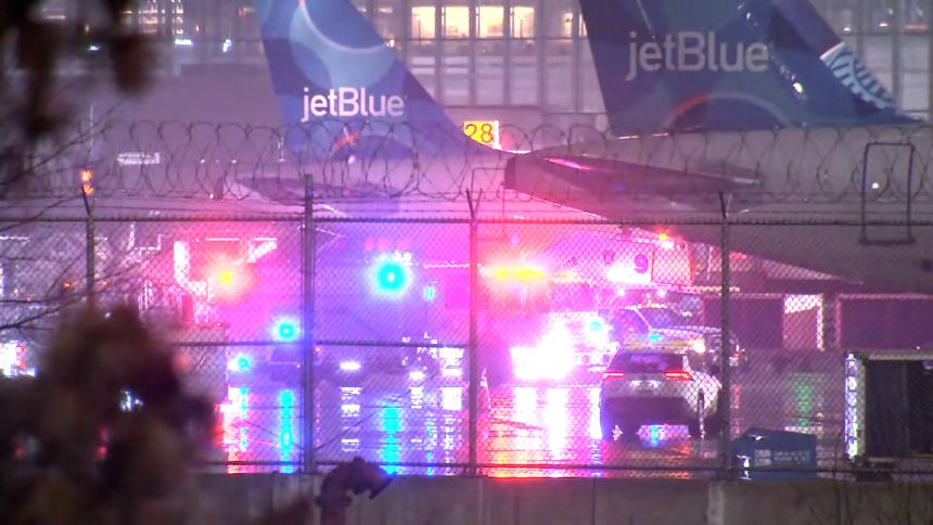 Flights Briefly halted in Newark after JetBlue Airbus A320 evacuates due to cabin smoke