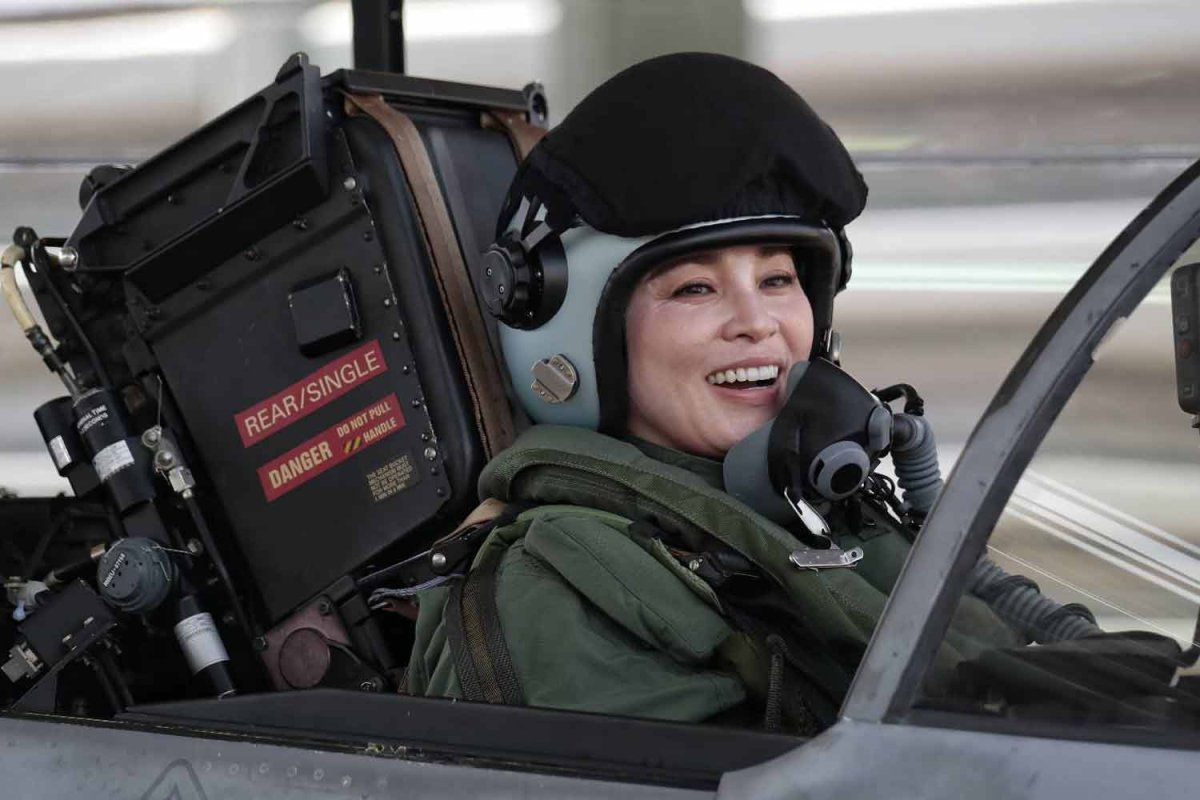 Thai Queen flies Gripen fighter jet solo for first time