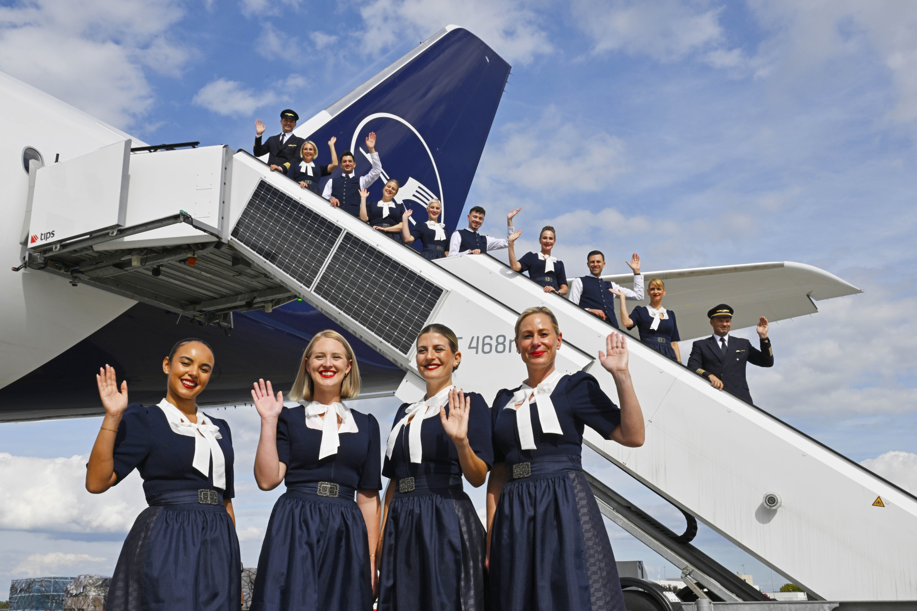 Lufthansa crews don new Bavarian costume for Oktoberfest