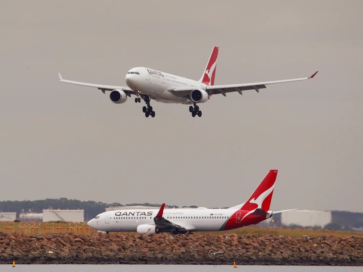 Two Qantas planes involved in near-miss at Sydney Airport