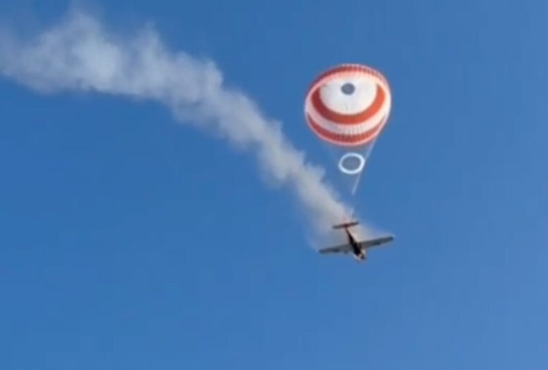 Cirrus SR22 catches fire mid-air, lands safely under parachute in Brazil