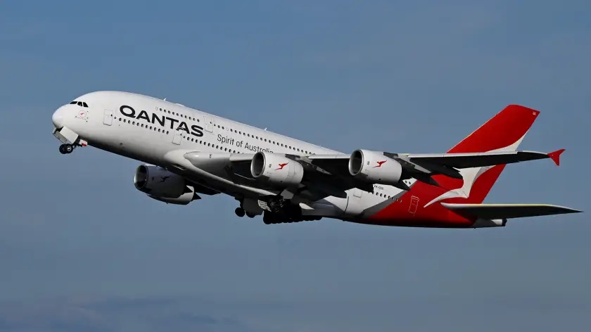 Qantas A380 pilots face up to $100,000 pay cut as airline retires superjumbo fleet