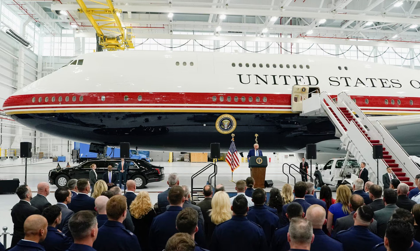 Trump unveils Qatari 747 ahead of joining Air Force One fleet