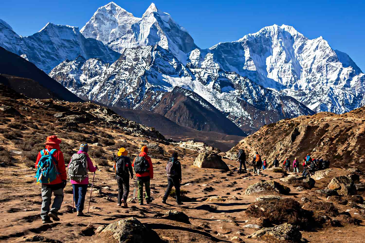 Everest guides accused of poisoning foreign climbers to force fake rescues in $20m scam