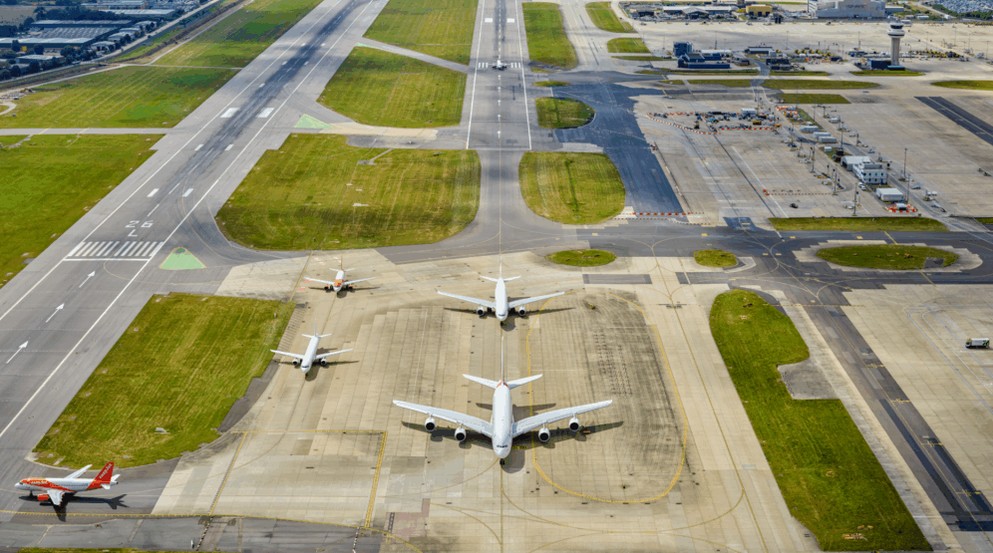Court of appeal clears London Gatwick's northern runway expansion