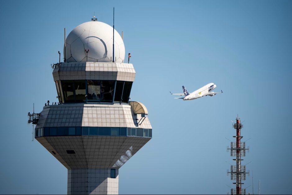 US hires over 2,000 'best and brightest' video gamers as air traffic controllers